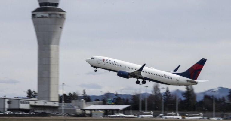 మీరు ఎగరడానికి భయపడుతున్నారా?విమాన ప్రయాణ ఆందోళన నిపుణులు వారి సలహాలను పంచుకున్నారు: