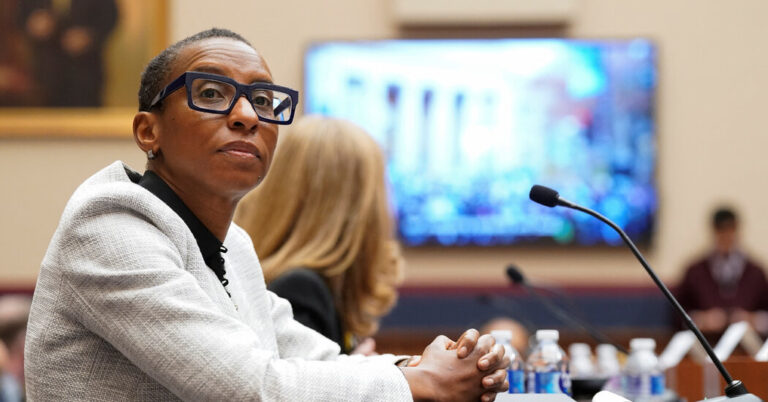 హార్వర్డ్ యూనివర్శిటీ అధ్యక్షురాలు క్లాడిన్ గే రాజీనామాను సంప్రదాయవాదులు విజయంగా భావిస్తున్నారు