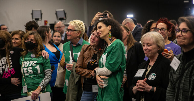 రో వెళ్ళిపోవడంతో, కొంతమంది హౌస్ రిపబ్లికన్లు దేశవ్యాప్తంగా అబార్షన్ నిషేధానికి దూరంగా ఉన్నారు