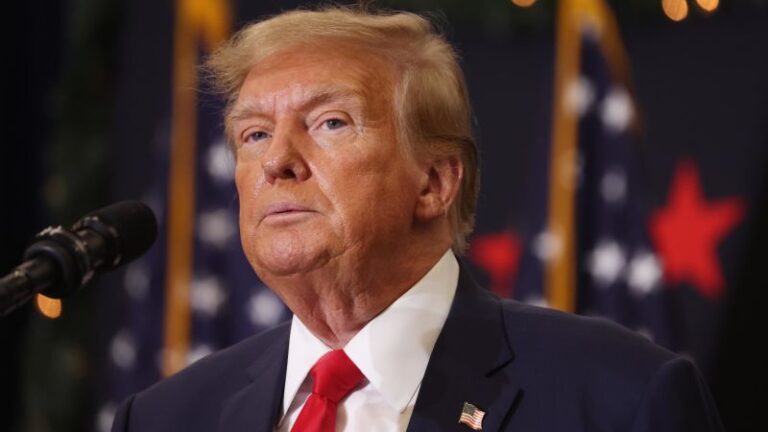 ట్రంప్ను పదవి నుండి నిరోధించవచ్చా లేదా అనే దానిపై తీర్పు ఇవ్వడానికి సుప్రీంకోర్టు అంగీకరించింది