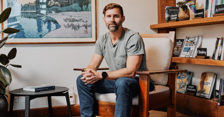 పటగోనియా పరిరక్షణ మరియు రాజకీయాల కోసం మిలియన్లను ఖర్చు చేస్తుంది