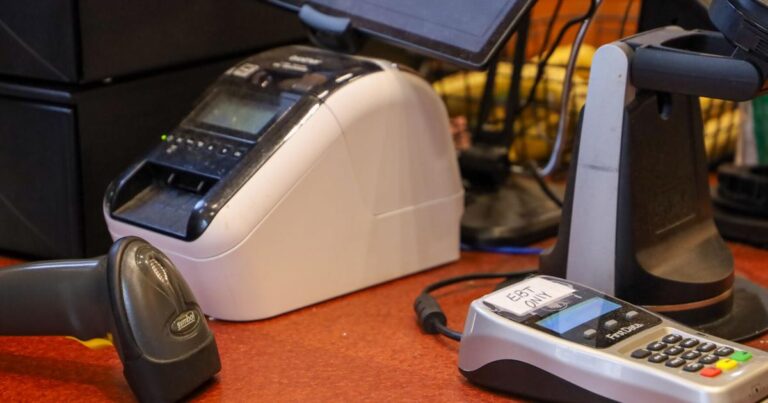 విద్యార్థుల వినియోగం తగ్గినప్పటికీ LMUలో ఫుడ్ స్టాంపులను అంగీకరించే ఏకైక కార్డ్ రీడర్ మళ్లీ యాక్టివేట్ చేయబడింది | వార్తలు