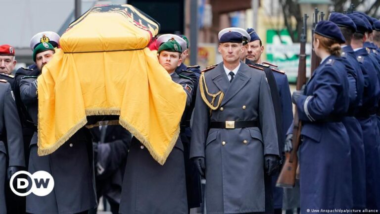 జర్మన్ రాజకీయ దిగ్గజం వోల్ఫ్గ్యాంగ్ షౌబుల్ విశ్రాంతి – DW – 2024/01/05