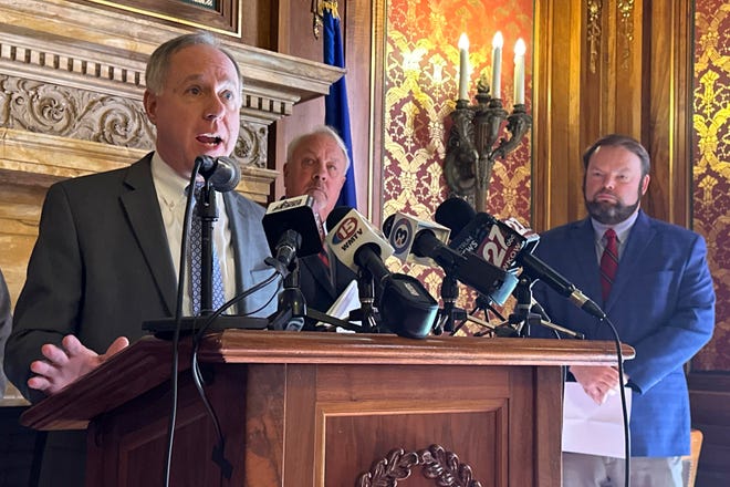 విస్కాన్సిన్ రిపబ్లికన్ నాయకుడు డెమొక్రాటిక్ ప్రతిపాదిత ఎన్నికల మ్యాప్ను ‘రాజకీయ గెర్రీమాండర్’ అని నిందించాడు