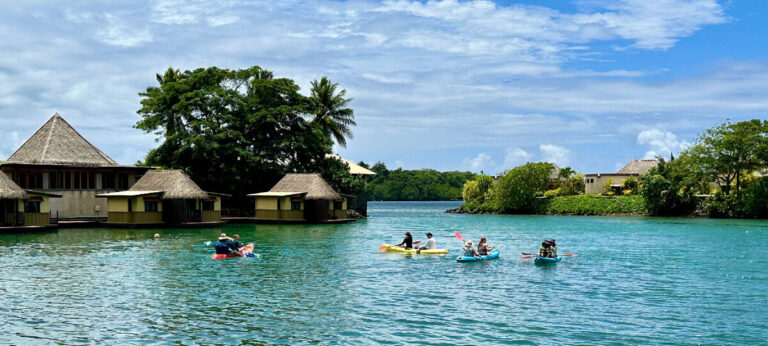 మీ జాబితాలోని ప్రతి ప్రయాణికుడికి ట్రావెల్ రైటర్స్ యొక్క ఉత్తమ వాలెంటైన్స్ డే బహుమతులు