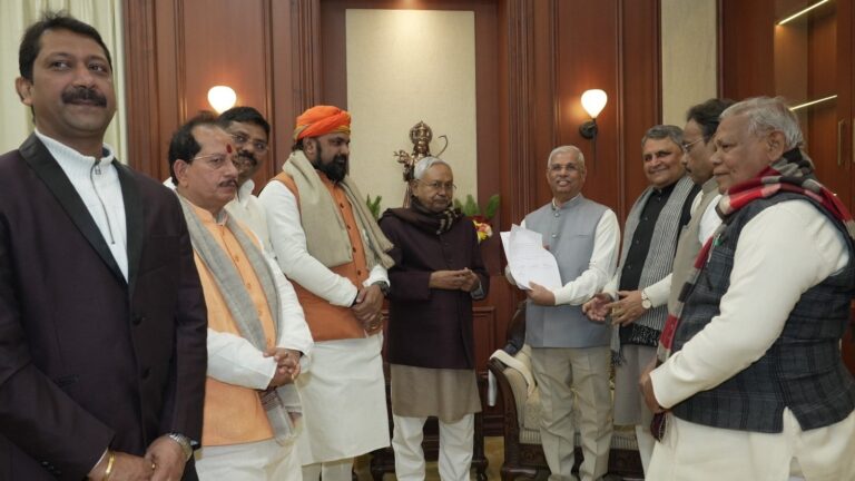 Bihar Politics LIVE Updates: Nitish Kumar, 2 BJP deputy CMs to take oath at 5pm today