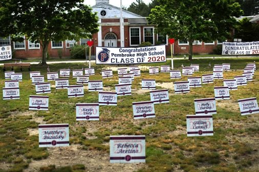 పెంబ్రోక్ స్కూల్ పాలసీ ఉపాధ్యాయుల సామాజిక మరియు రాజకీయ న్యాయవాదాన్ని నిషేధిస్తుంది