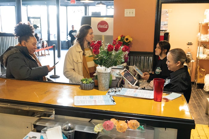 సాలిస్బరీ యొక్క కొత్త రెస్టారెంట్ – సాలిస్బరీ పోస్ట్లో ఆహారం, కుటుంబం మరియు వినోదం కలిసిపోయాయి