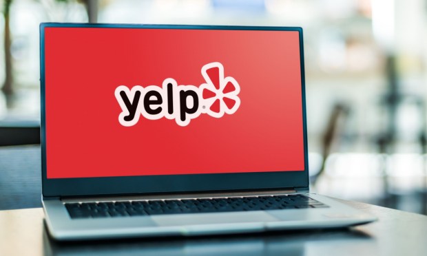 Yelp AI-ఆధారిత వ్యాపార అవలోకనాన్ని విడుదల చేస్తుంది