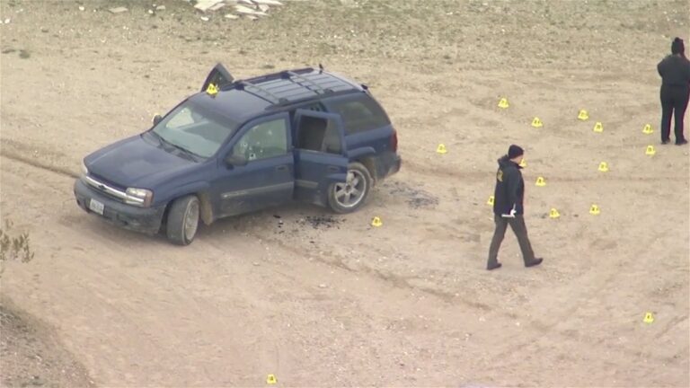 ప్రత్యక్ష ప్రసారం చూడండి: రిమోట్ కాలిఫోర్నియా ఎడారిలో ఆరు మృతదేహాలు కనుగొనబడిన తర్వాత అరెస్టులపై విలేకరుల సమావేశం