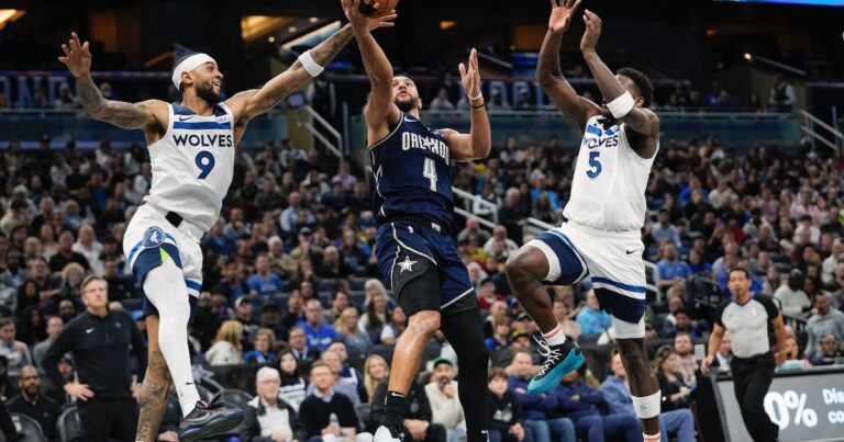 సెల్టిక్స్ గేమ్ రోజున బోస్టన్కు వెళ్లడానికి టింబర్వోల్వ్లు