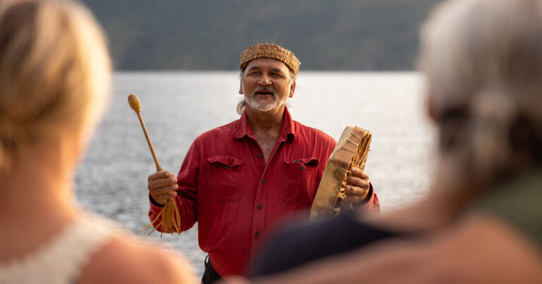 ప్రయాణికులు దేశీయ సంస్కృతులతో లోతైన అనుభవాలను కోరుకుంటారు
