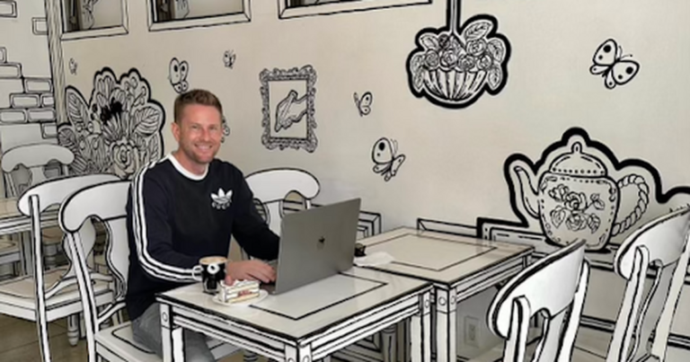 స్కాట్ కీవర్ వ్యవస్థాపకుడు మరియు డిజిటల్ మార్కెటింగ్ నిపుణుడు