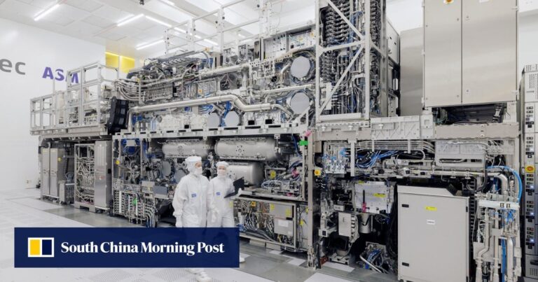 US-చైనా టెక్ వార్: డచ్ చిప్ టూల్ దిగ్గజం ASML భౌగోళిక రాజకీయాలు మరియు కొత్త ఎగుమతి పరిమితులు ప్రమాదాలుగా మిగిలి ఉన్నాయని చెప్పారు