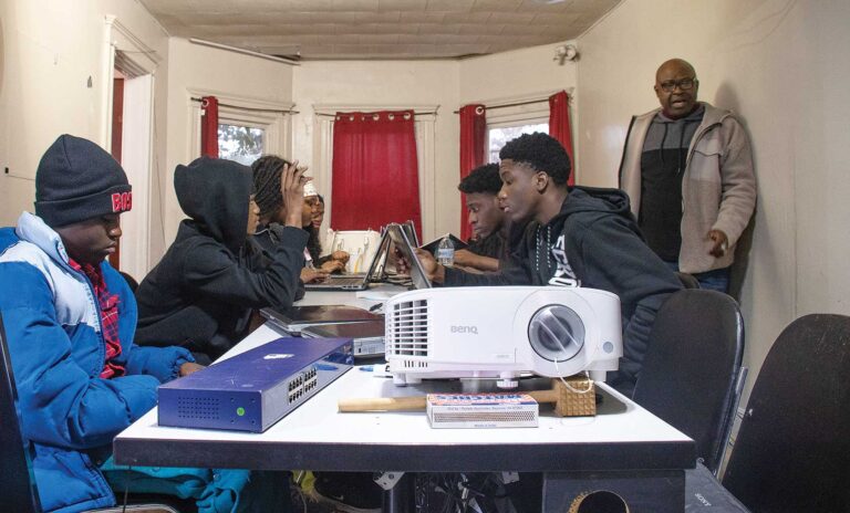 మట్టపాన్ సెంటర్లో విద్యార్థులు తమ సాంకేతిక నైపుణ్యాలను మెరుగుపరుచుకుంటారు