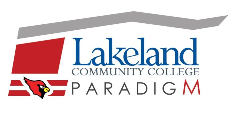 మెంటర్ స్కూల్ పారాడిగ్మ్ కోర్సుల కోసం లేక్ల్యాండ్ను అందిస్తుంది