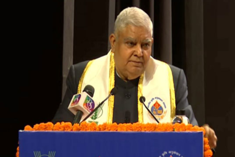 వైస్ ప్రెసిడెంట్ దన్హార్ విద్యా సంస్థలను పట్టుకోవాలని పరిశ్రమకు పిలుపునిచ్చారు