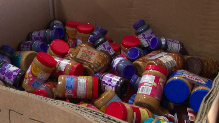 కేర్ అండ్ షేర్స్ వార్షిక ఫుడ్ డ్రైవ్ “స్ప్రెడ్ ది లవ్” PB&J కోసం విరాళాలను కోరింది