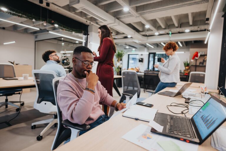 చిన్న వ్యాపార యజమానుల కోసం 7 ఫార్వర్డ్-లుకింగ్ డిజిటల్ మార్కెటింగ్ చిట్కాలు