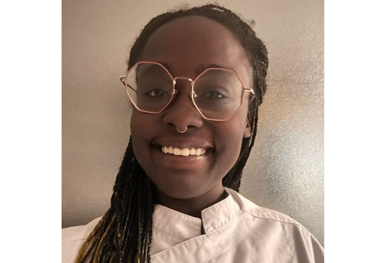 34 సంవత్సరాల వయస్సులో, అతను ఫ్రాన్స్లోని మిఠాయి పాఠశాలలో చేరడానికి తన ఆరు-అంకెల సాంకేతిక ఉద్యోగాన్ని విడిచిపెట్టాడు.