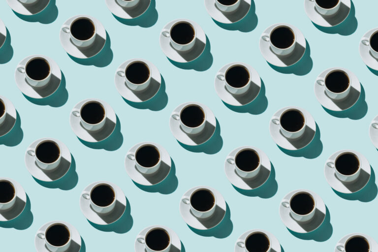 తలనొప్పి మరియు మైగ్రేన్లకు కారణమయ్యే 12 ఆహారాలు