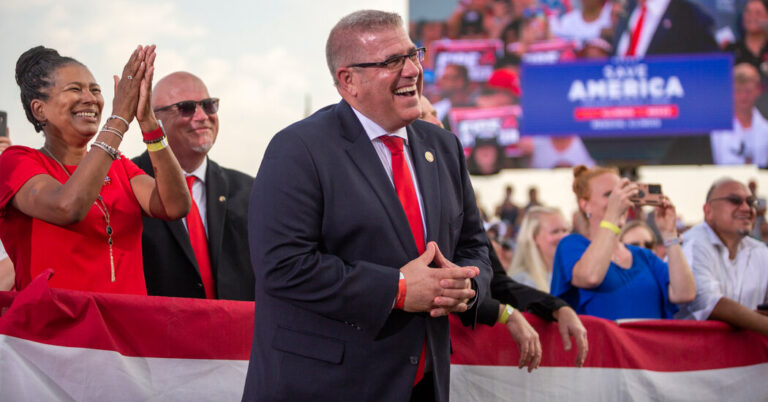 పెద్ద కథను చెప్పే హౌస్ రేసులు