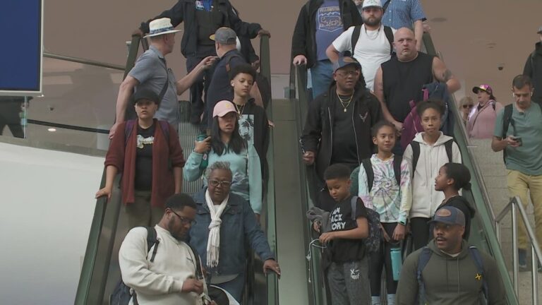 ఈస్టర్ వారాంతంలో ప్రయాణికులు న్యూ ఓర్లీన్స్కు తరలివస్తారు