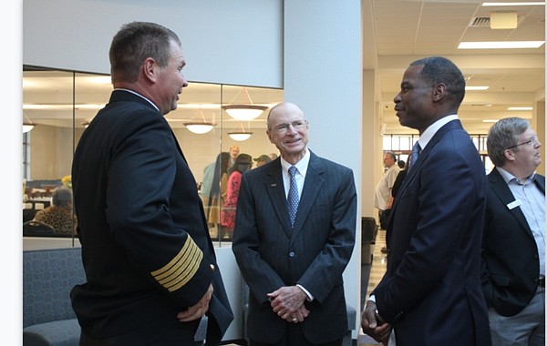 SAU టెక్ ఛాన్సలర్ కమ్యూనిటీ భాగస్వామ్యాల ప్రాముఖ్యత గురించి మాట్లాడుతున్నారు