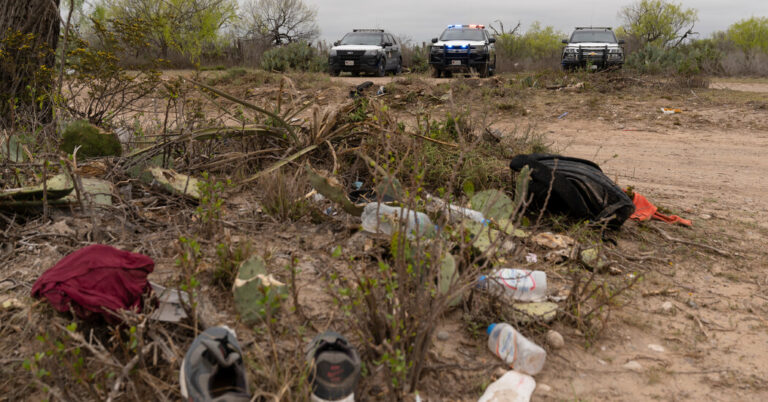 టెక్సాస్ కొత్త ఇమ్మిగ్రేషన్ చట్టం: లైవ్ అప్డేట్లపై న్యాయమూర్తులు విభజించబడినట్లు కనిపిస్తోంది