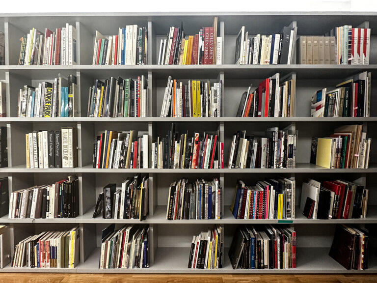 ట్రావెల్ స్కాలర్షిప్ 2024–25 – ఇ-ఫ్లక్స్ ఎడ్యుకేషన్