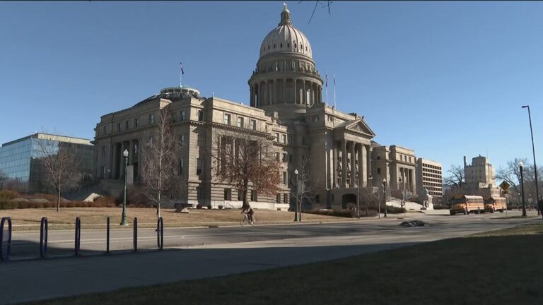 కమిటీలో రెండు విద్యా నిధుల బిల్లులు విఫలమయ్యాయి