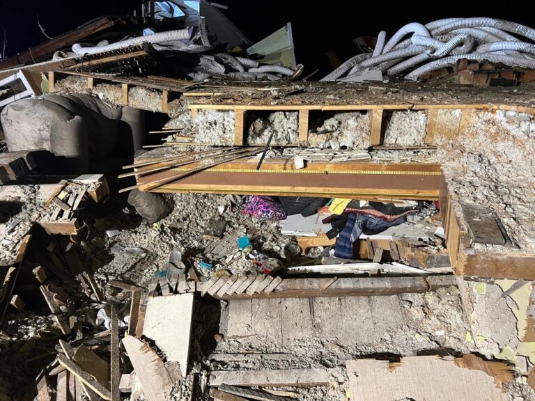 రాండోల్ఫ్ కౌంటీ ప్రయాణ హెచ్చరిక పొడిగించబడింది; డెలావేర్ కౌంటీలో సుడిగాలి క్లియరెన్స్ కొనసాగుతోంది