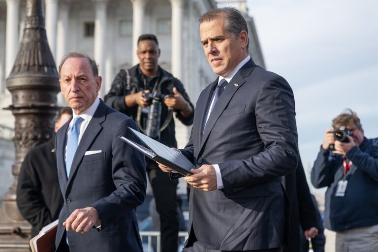 హంటర్ బిడెన్ న్యాయవాది పన్ను అభ్యర్థన రాజకీయాలకు సంబంధించిన ఆధారాలు లేవని న్యాయమూర్తి చెప్పారు