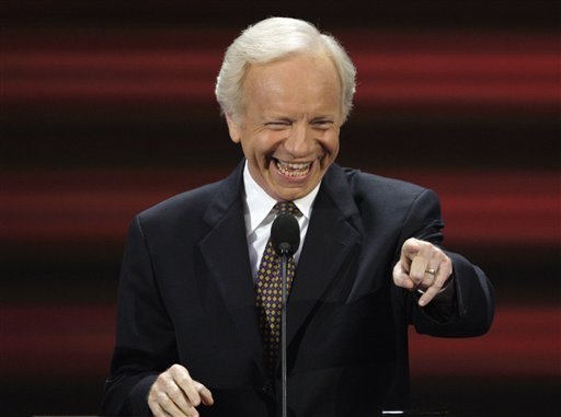 కనెక్టికట్ రాజకీయ దిగ్గజం జో లీబర్మాన్ 82 సంవత్సరాల వయసులో మరణించారు