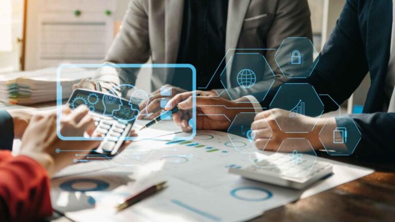 2024లో అనుసరించాల్సిన టెక్ ఇండస్ట్రీలో డబ్బు సంపాదించడానికి 7 ఉత్తమ మార్గాలు