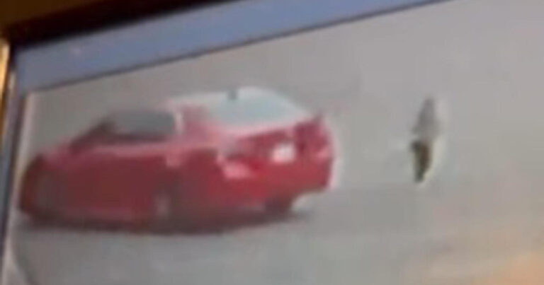 మసాచుసెట్స్లోని చికోపీ నుండి దొంగిలించబడిన కారులో ఉన్న పిల్లల కోసం తాత్కాలిక అంబర్ హెచ్చరిక జారీ చేయబడింది.