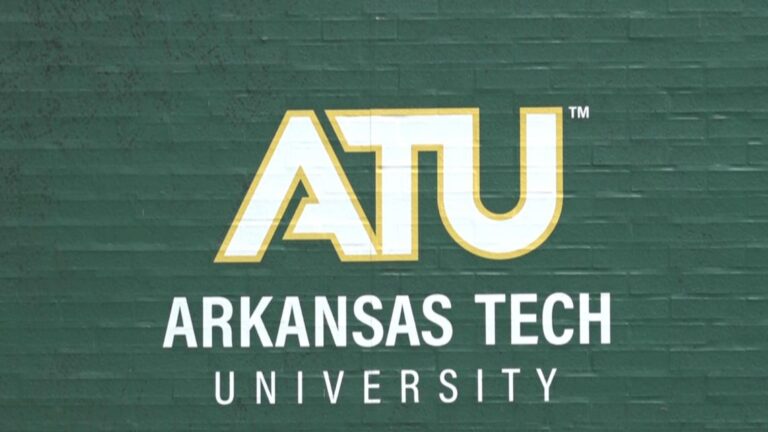 అర్కాన్సాస్ టెక్ యూనివర్సిటీ విద్యార్థులు 2024 సంపూర్ణ సూర్యగ్రహణంతో సహాయం చేస్తారు