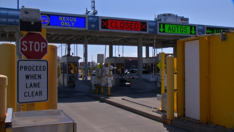 CBP సంపూర్ణ సూర్యగ్రహణం కోసం ప్రయాణ హెచ్చరికను జారీ చేసింది