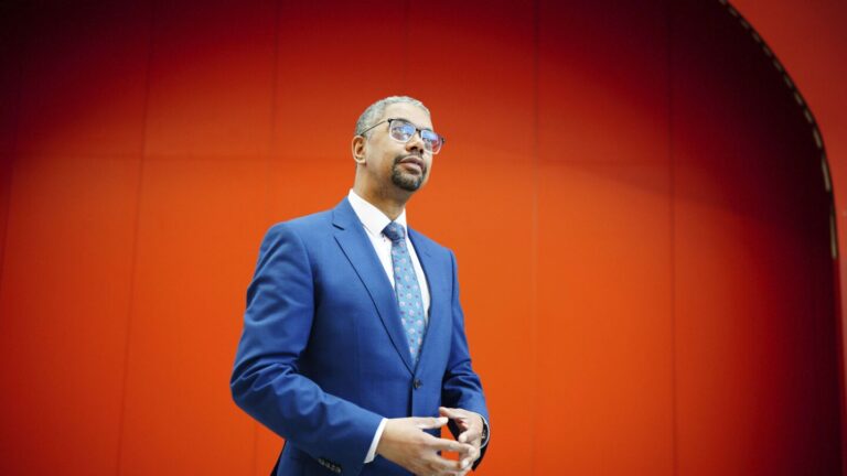 వేల్స్ యొక్క మొట్టమొదటి నల్లజాతి నాయకుడు బ్రిటన్ యొక్క రాజకీయ వైవిధ్యానికి నిదర్శనం, కానీ జాత్యహంకారం కొనసాగుతుంది