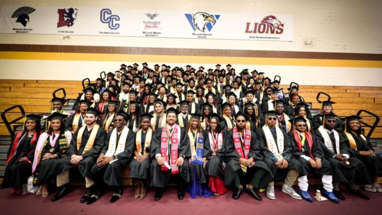 మిస్సౌరీ BOE ద్వారా హారిస్ స్టో సర్టిఫికేట్ పొందారు