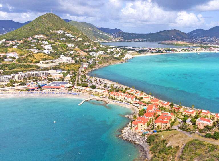 కరేబియన్ దీవులు అమెరికన్ పర్యాటకులకు ప్రయాణ హెచ్చరికలను జారీ చేస్తాయి