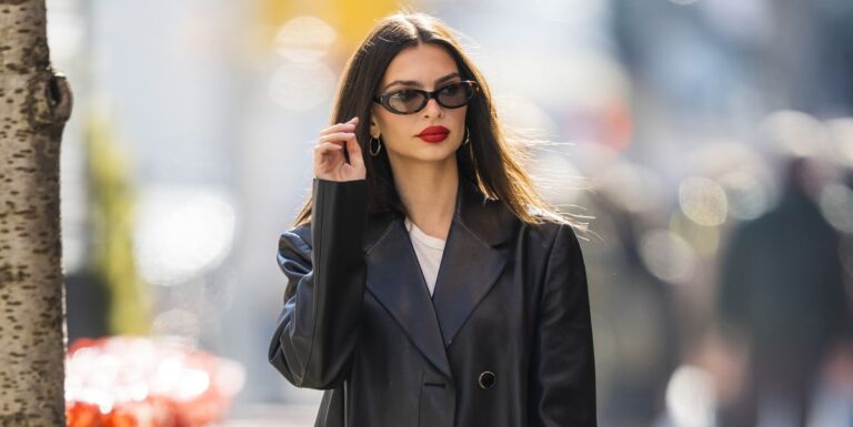 మీ తదుపరి పర్యటన కోసం 13 ట్రావెల్ జాకెట్లు