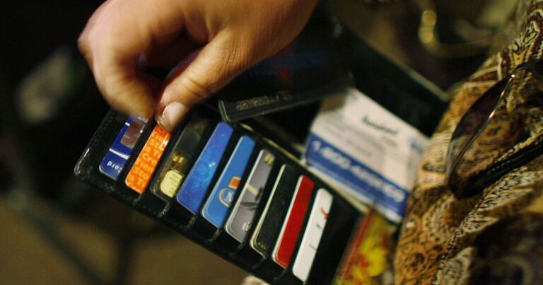 ఆర్థిక నిపుణులు వసంత విరామ ప్రయాణానికి ముందు డబ్బు ఆదా చేయడంపై తమ ఆలోచనలను అందిస్తారు