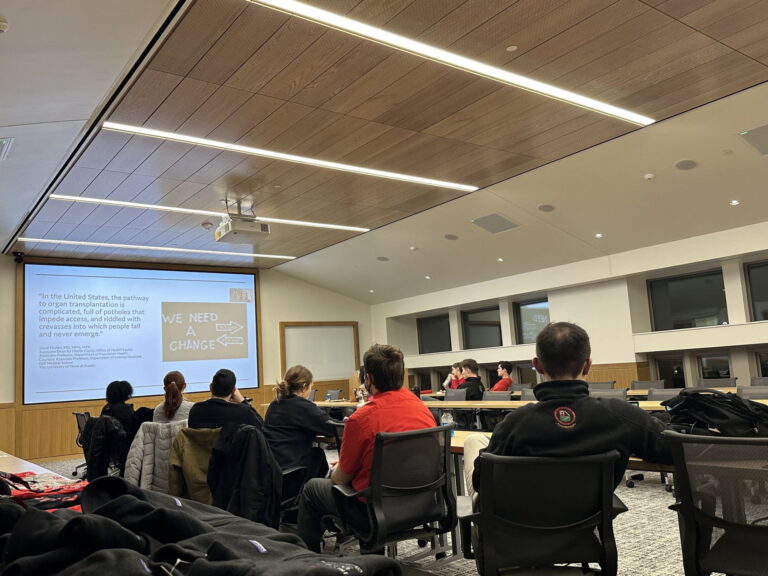 వైద్య విద్యార్థులు ఆరోగ్య అసమానతలపై అవగాహన పెంచేందుకు నిధుల సేకరణ ప్రచారం నిర్వహిస్తారు