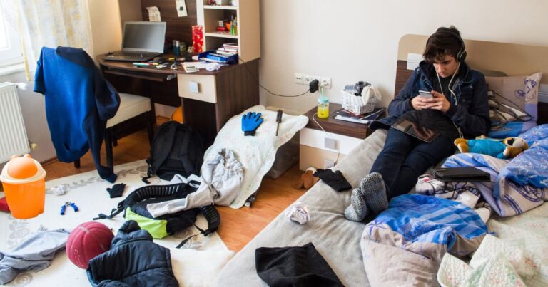 క్లే కౌంటీ షెరీఫ్ కార్యాలయం టీనేజ్ డ్రగ్స్ వినియోగాన్ని గుర్తించడంపై విద్యా కార్యక్రమాన్ని నిర్వహిస్తుంది