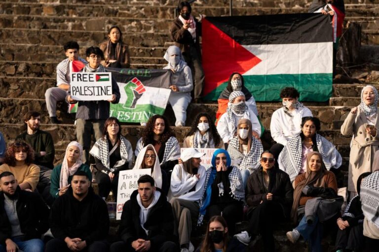 పెద్ద మరియు చిన్న దాతలు ఉన్నత విద్యను ఎలా విప్లవాత్మకంగా మార్చగలరు