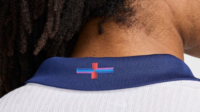 రాజకీయ నాయకుల నుండి నిరసనలు ఉన్నప్పటికీ ఇంగ్లాండ్ యూరో కిట్కు మద్దతు ఇస్తుంది