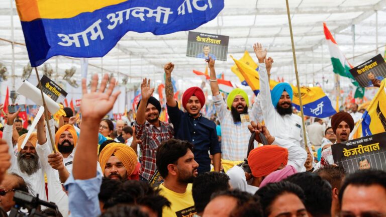 భారత ప్రధానమంత్రి నరేంద్ర మోడీకి అతిపెద్ద రాజకీయ ప్రత్యర్థి అరెస్టుపై వేలాది మంది ప్రజలు నిరసనలు | వరల్డ్ న్యూస్