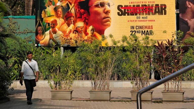 భారతదేశ ఎన్నికలు సమీపిస్తున్న వేళ, కొన్ని బాలీవుడ్ సినిమాలు మోడీ రాజకీయాలను ప్రోత్సహించడానికి హిందూ జాతీయవాదాన్ని నొక్కిచెప్పాయి