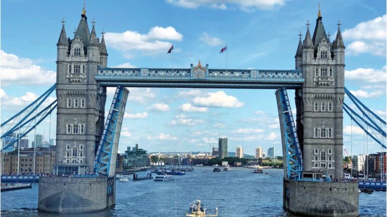 వేసవి ప్రయాణం కోసం అత్యధికంగా శోధించబడిన గమ్యస్థానం లండన్ అని గూగుల్ వెల్లడించింది: ట్రావెల్ వీక్లీ